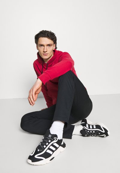 WOOD WOOD MARCUS LIGHT TWILL TROUSERS - Chinosy