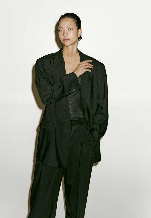 LIMITED EDITION - DOUBLE-BREASTED - Short coat