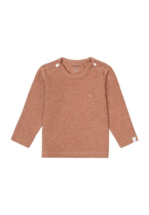 Sweter z długim rękawem w ciepłym kolorze terakoty. Posiada dwa białe napy na ramionach oraz małe logo na klatce piersiowej. Miękka tekstura.