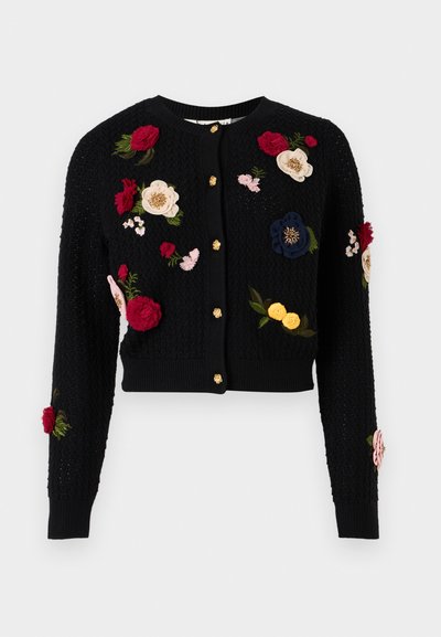 Μαύρο πλεκτό cardigan με χρυσά κουμπιά, με λουλουδάτη κέντηση σε κόκκινο, ροζ, μπλε και κίτρινο. Κοντό σχέδιο με υφασμάτινο μοτίβο.