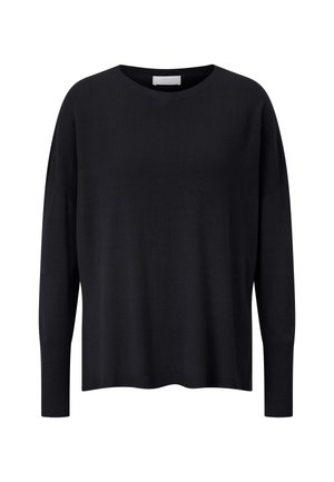 Pull en maille noire avec une coupe décontractée, des manches longues et des poignets côtelés. Le col est arrondi, créant un design simple et polyvalent.