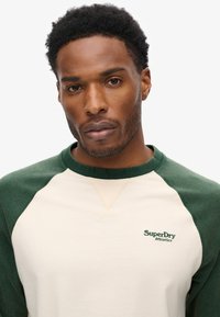 Superdry & Co ESSENTIAL LOGO - Longsleeve - oatmeal enamel green