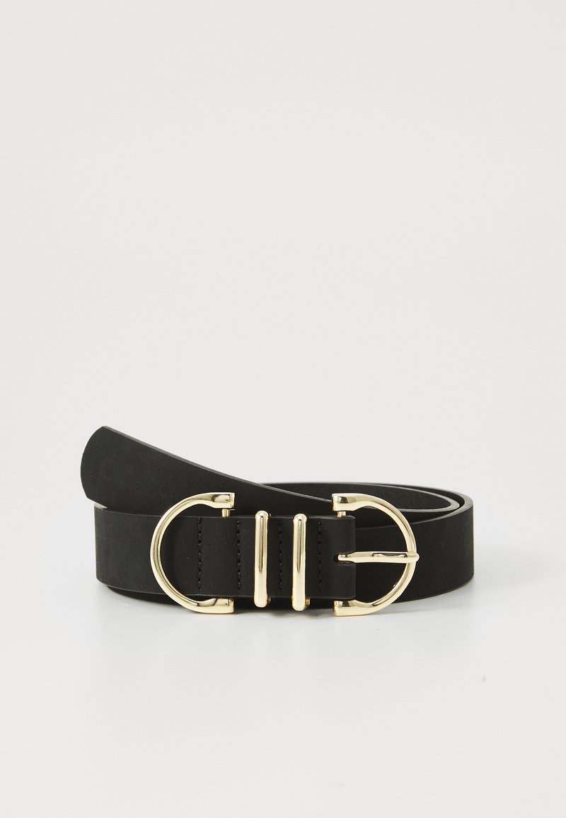 Ceinture en cuir noir au design élégant, dotée d'une boucle circulaire en ton or et de trois rainures horizontales comme accents notables.