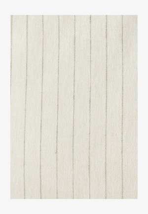 Tissu beige clair avec de fines rayures verticales marron, texture lisse et motif tissé subtil. Idéal pour des applications de tapisserie ou de vêtements.