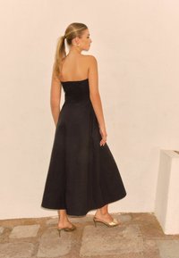 Next REGULAR FIT - Maksimekko - black