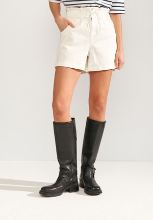 Nümph NULULU SHORTS - Short en jean - bright white