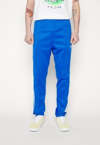 adidas Originals CLASSIC TP - Pantaloni de trening - bluebird/white