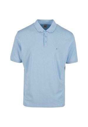 Svijetloplava polo majica izrađena od glatkog materijala, s dva dugmeta za kopčanje, kratkim rukavima i malim logom na lijevoj strani prsiju.