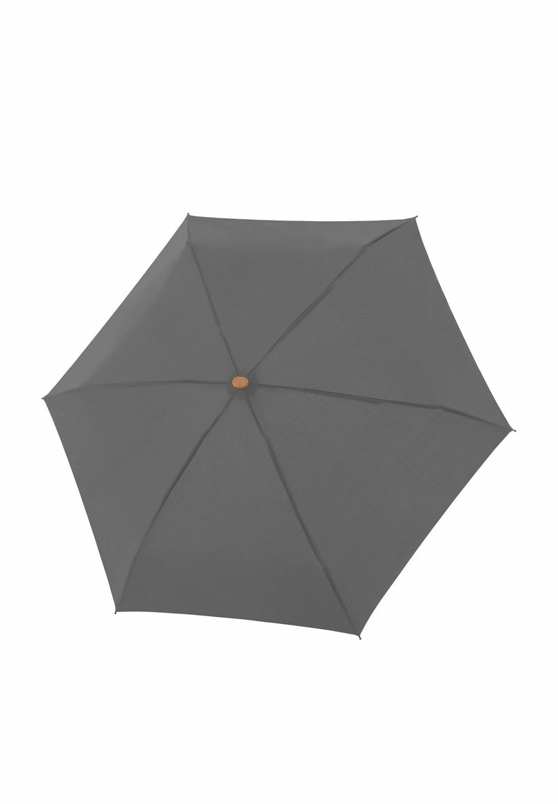 Grijze paraplu met een hexagonale vorm, met een gladde textuur en een centrale houten knoopdetail voor het openen en sluiten.