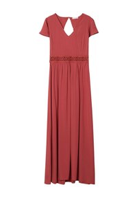 Abito lungo in tessuto rosso ruggine, con maniche corte, schiena a chiave e una cintura decorativa in crochet con motivi circolari in vita.