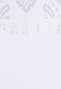 Freddy Jersey con capucha - white allover ikat white