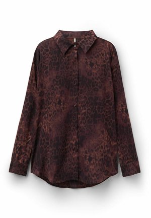 Langärmliges Hemd mit Knopfleiste, dunkelbraunem und schwarzem Leopardenmuster, spitzem Kragen und umgeschlagenen Ärmeln, auf weißem Hintergrund präsentiert.