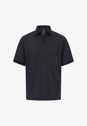 Čierna polo košeľa s krátkym rukávom vyrobená z hladkej látky, s čiastočným zipsom a malou náprsní kapsou. Minimalistický dizajn.