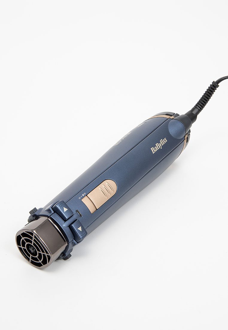 Blaue Haartrocknerbürste mit ergonomischem Design. Ausgestattet mit goldenen Akzenten, Bedienknöpfen und einer runden Luftdüsenöffnung mit Grill. Mit Kabel.