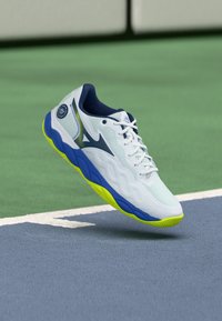 Neizvēlēts, white/dazzling blue/lightning yellow