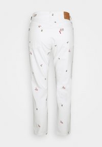 Weiße Baumwollhosen mit floralem Stickerei in Rosa und Grün, Fünf-Taschen-Design und einem Lederetikett am hinteren Bund.