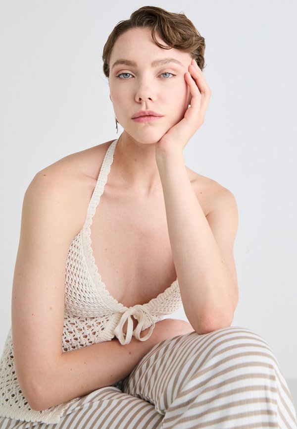 HALTERNECK SINGLET - Top2