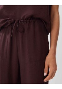 someday. Pantalon classique - plum