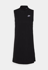 Černé bezrukávové šaty s vysokým límcem, vyrobené z měkké látky. Na hrudi se nachází bílé logo Nike a vzadu se zapínají na zip.