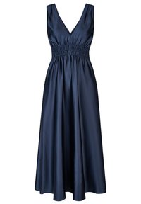 Robe en satin bleu marine avec un décolleté en V, des bretelles larges et une taille smockée, se terminant par une jupe mi-longue au toucher lisse.