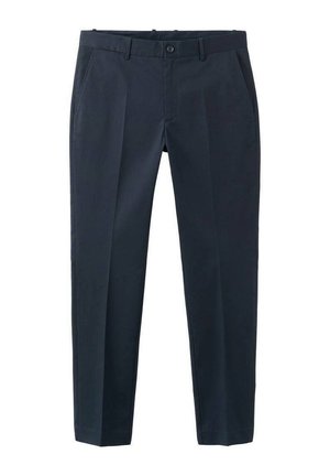 Pantalones formales azul marino con pliegues frontales, bolsillos laterales, trabillas para cinturón y cierre con botón en la cintura.