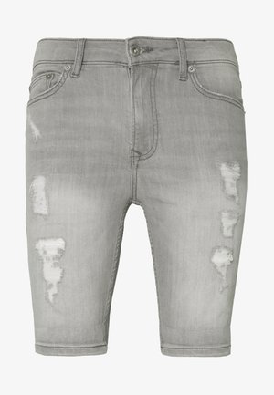 Shorts en denim gris clair avec des zones usées sur les cuisses avant, fermeture par bouton et fermeture éclair, et style à cinq poches.
