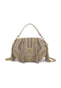 Borsa a tracolla in suede grigio con frange, hardware dorato, dettagli borchiati e una tracolla a catena. Presenta un corpo rettangolare e un design testurizzato.