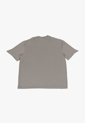 T-shirt en coton gris à manches courtes et à col rond. Le tissu semble doux et lisse, sans motifs ni accents visibles.