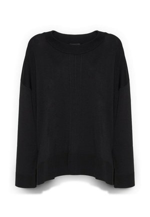 Zwarte gebreide trui met een ronde hals, verlaagde schoudernaden en zijslits. De stof is glad met een subtiele textuur.