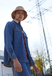 Levi's® RELAXED WESTERN - Cămașă - blue stonewash