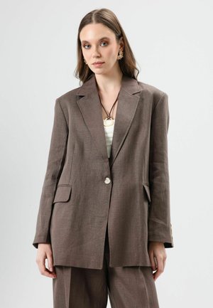 ONE-BUTTON CLOSURE - Halflange jas - brown