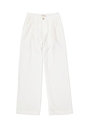Pantalones anchos blancos de tejido suave con una cintura alta, dos plisados frontales y un cierre de un solo botón. No hay bolsillos visibles.