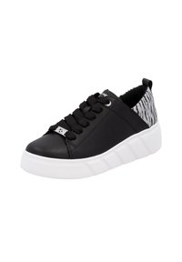 Sneaker in pelle nera con suola bianca, lacci piatti e retro a motivo bianco e nero. Caratterizzato da dettagli in metallo argentato e un design testurizzato.
