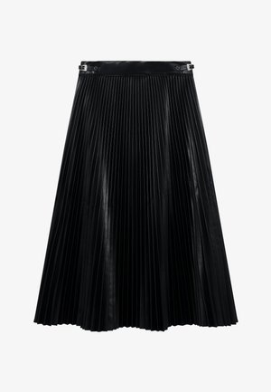 Schwarzer plissierter Midirock mit breitem Bund und zwei kleinen silbernen Schnallendetails auf jeder Seite.