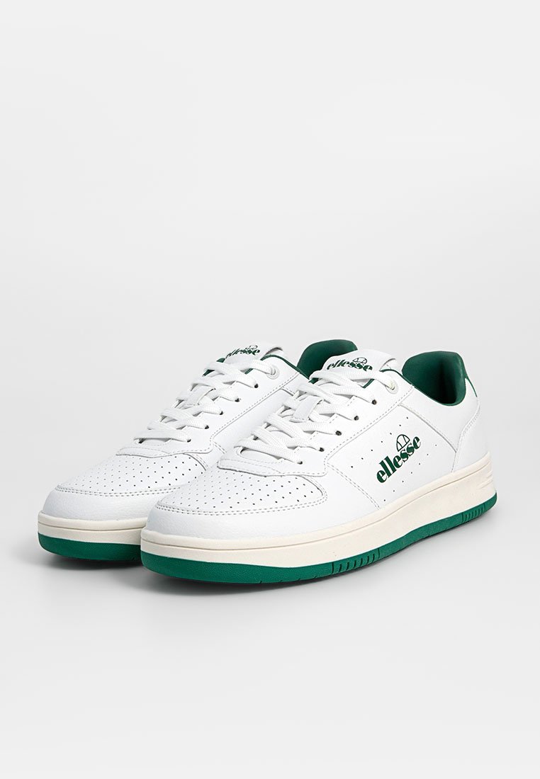Witte lage sneakers van leer met een gestructureerde afwerking. Groene accenten op de zool en in de binnenkant. Bevat geperforeerde details en veters.
