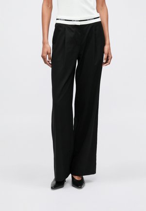 ESSENTIAL PANTS - Püksid - black