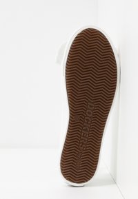 Dockers by Gerli Sapatos sem atacadores - weiß