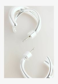 Izbrano, silver tone