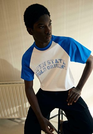 Bershka, PRINTED RAGLAN T-SHIRT - T-shirt imprimé - dark blue