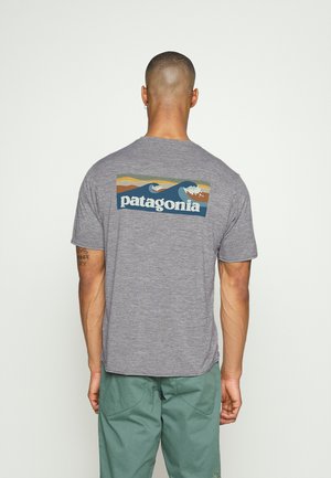 CAP COOL DAILY GRAPHIC - T-shirt till träning - abalone blue/feather grey