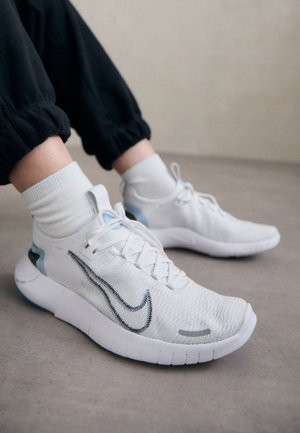 Nike Performance, FREE RN FK NATURE - Road running shoes - platinum tint/iron grey/light armory blue/white/university blue