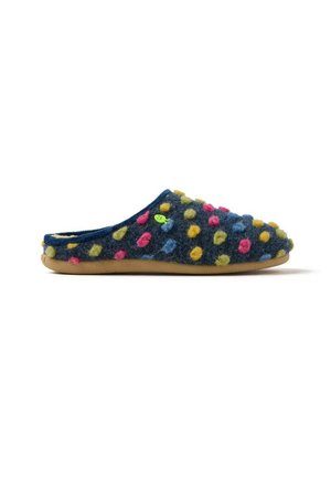 Chausson en feutre de laine bleu marine avec des pompons multicolores. Design à enfiler, forme arrondie et semelle en caoutchouc beige pour l'adhérence et le confort.