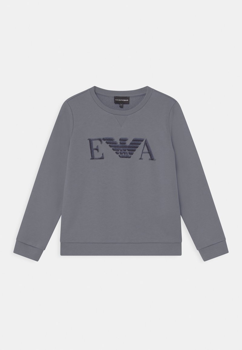 Sweatshirt gris à manches longues, col ras du cou, avec le logo texturé "EVA" et l'aigle sur la poitrine.