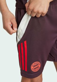 adidas Performance - Krótkie spodenki sportowe