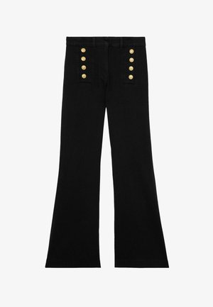 Sorte bukser med brede ben og høj talje, der har to lodrette rækker med fire guldknapper foran.