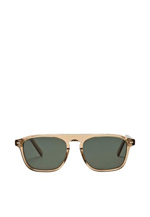 - Okulary przeciwsłoneczne