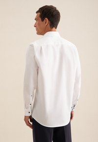 Seidensticker REGULAR - Camicia elegante - white