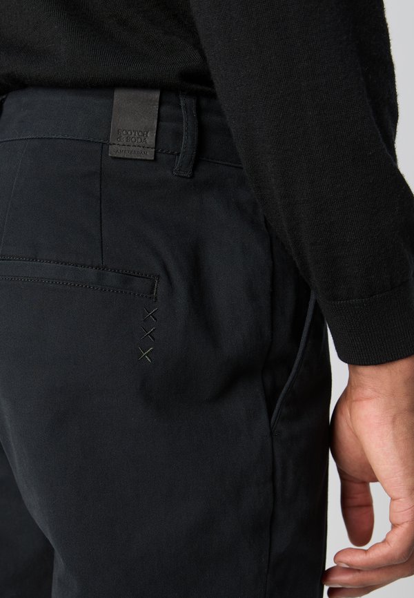 CORE DRIFT - Chinos2