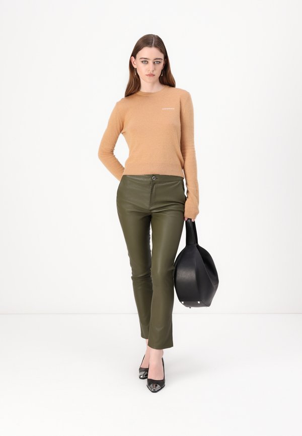 LEYA - Leather trousers - olive night3