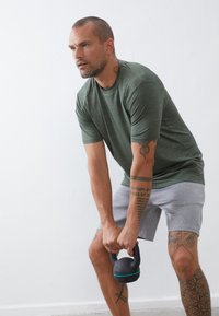 Pier One Sport - T-shirts basic - mottled dark green Miniaturebillede 1